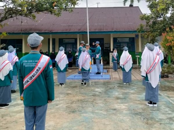 Peringatan Puncak Hari Pahlawan 2025, MAN 4 Agam Gelar Upacara Bendera
